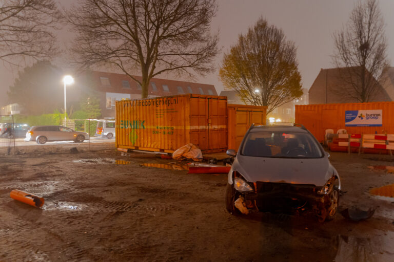 Automobilist belandt op bouwplaats na éénzijdig ongeval Grafiek Capelle aan den IJssel