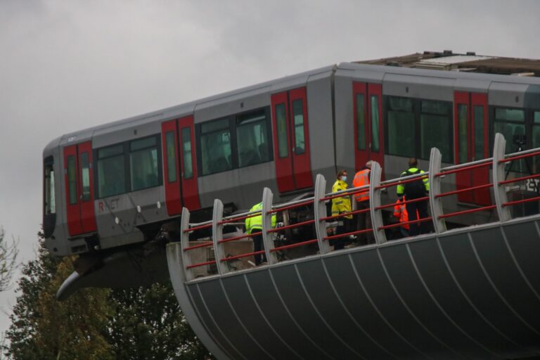 Berging metro Spijkenisse kan nog dagen duren