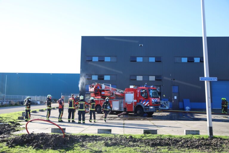 Brand in bedrijvencomplex aan Containerweg in Waddinxveen