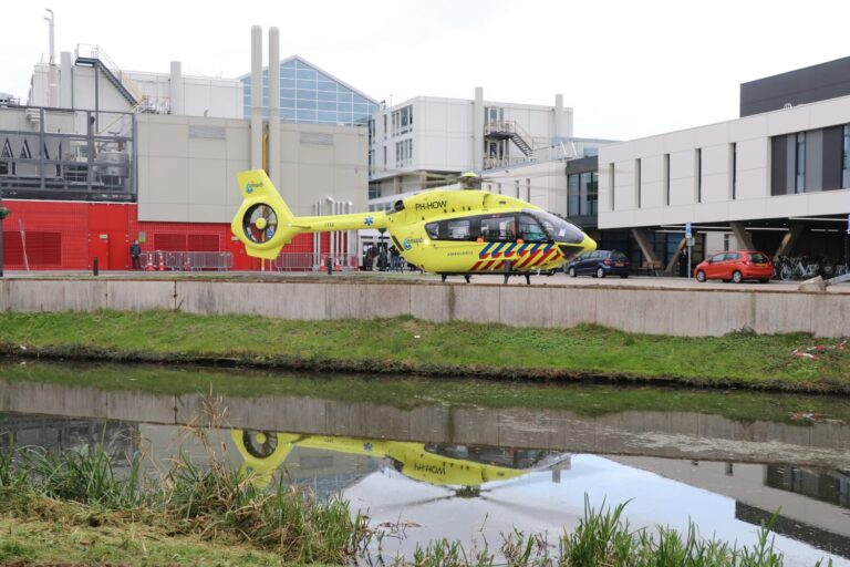 Wederom coronapatiënt verplaatst met helikopter vanuit IJsselland ziekenhuis (video)