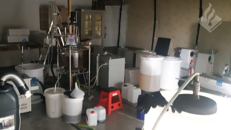 Crystal Meth lab ontmanteld in Vlaardingen en Voorburg