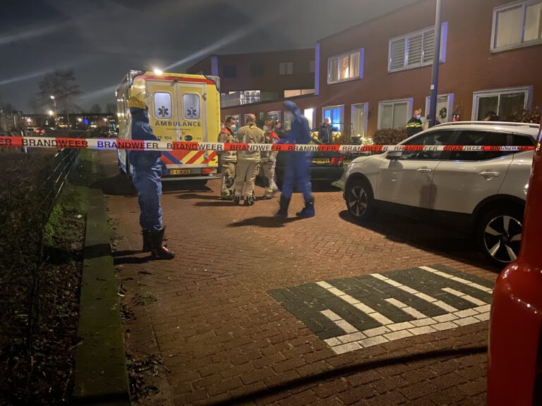 Politie onderzoekt overlijden van jonge man Maurice de Vlaminckstraat Rotterdam