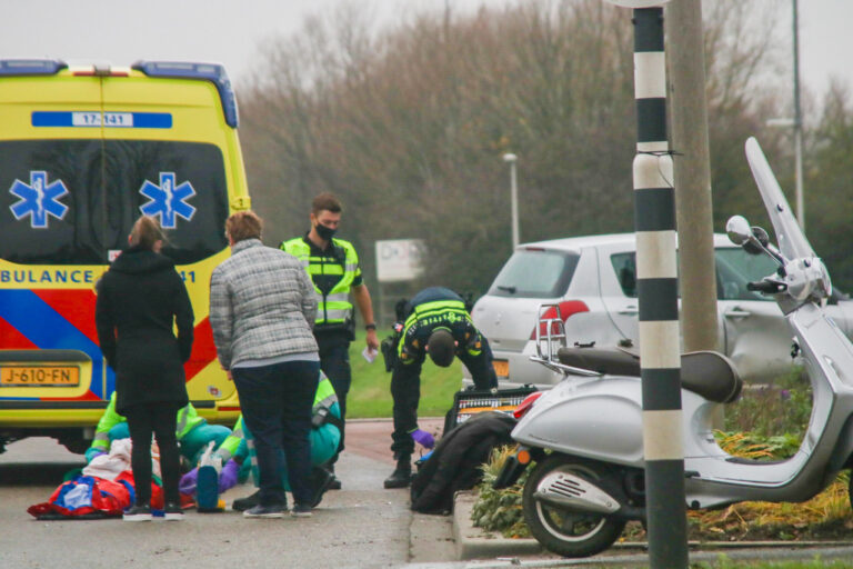 Bestuurder van scooter gewond na ongeval in Zuidland