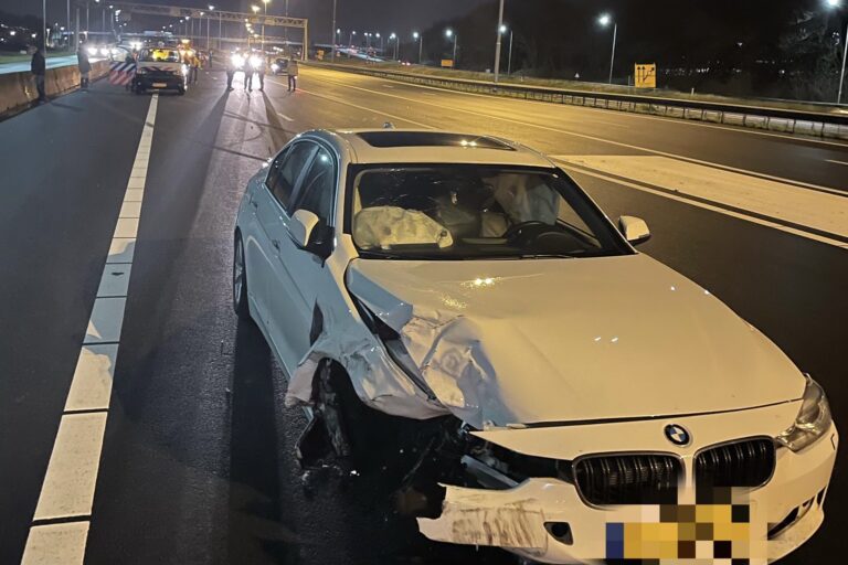 A20 richting Rotterdam afgesloten vanaf het Terbregseplein afgesloten na ongeval