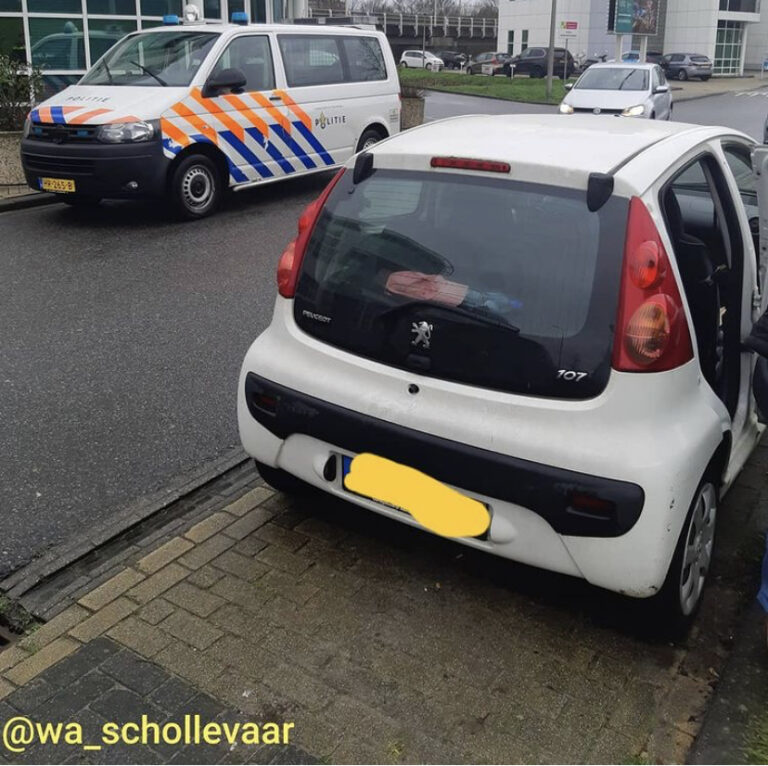 Politie houdt man aan in gestolen auto Rhijnspoor Capelle aan den IJssel