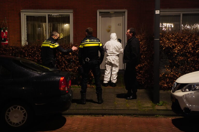 Levenloze lichaam in woning Maurice de Vlaminckstraat in Rotterdam is van 20-jarige bewoner