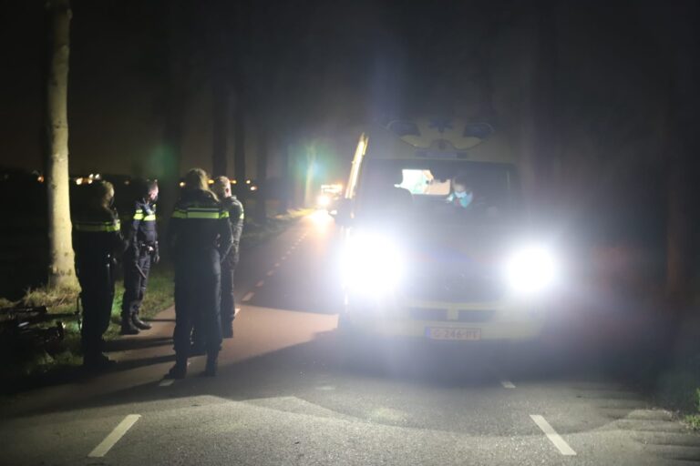 Zoektocht in sloot na aantreffen fiets langs N207 Alphen aan den Rijn