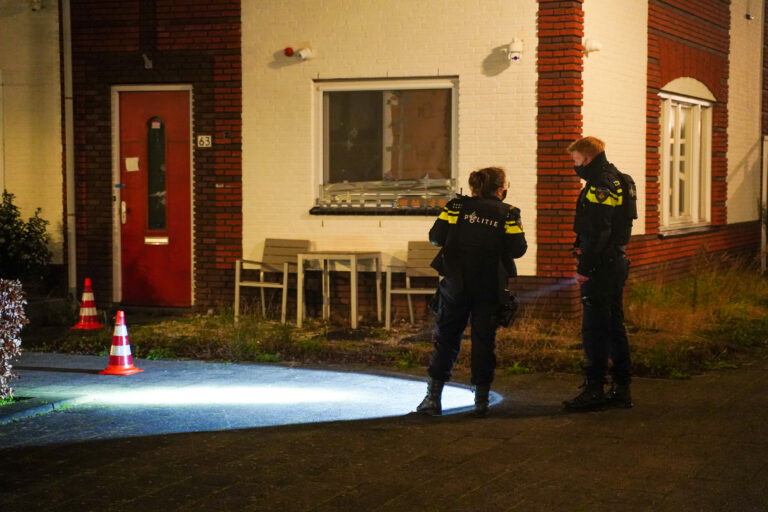 Politie onderzoekt schietpartij Charactostraat Capelle aan den IJssel