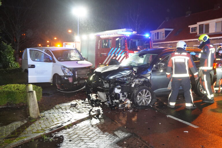 Twee gewonden na ongeluk Bredeweg Moerkapelle (video)