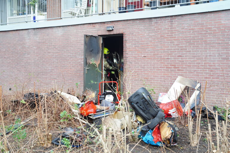 Flat ontruimd na brand in kelderboxen Aalscholverlaan Vlaardingen (video)