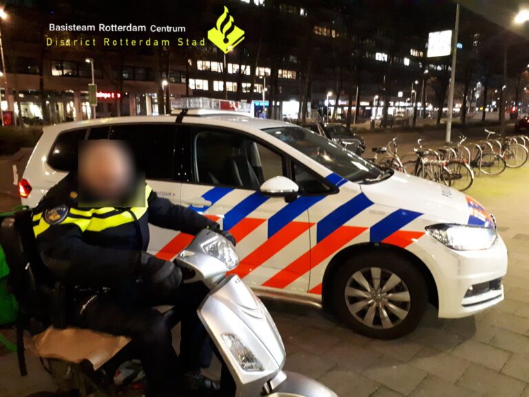 Beschonken bestuurder scootmobiel van de weg gehaald in Rotterdam