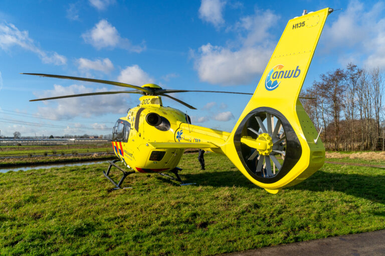 Traumahelikopter geland voor medische noodsituatie in Nieuwerkerk aan den IJssel