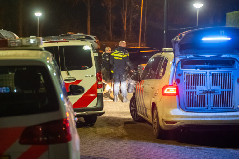 Man aangehouden na vechtpartij, persfotograaf belaagd Ambachtstraat Krimpen aan den IJssel