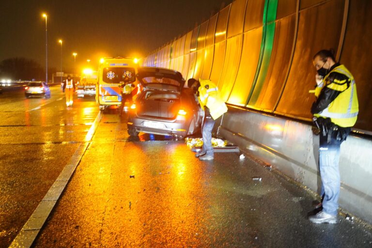 Twee gewonden bij ongeval op A20 bij Rotterdam