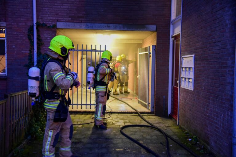 Veel rook bij brand in kelderboxen Fioringras Spijkenisse