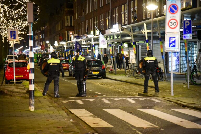Politie gaat beelden relschoppers Beijerlandselaan Rotterdam naar buiten brengen
