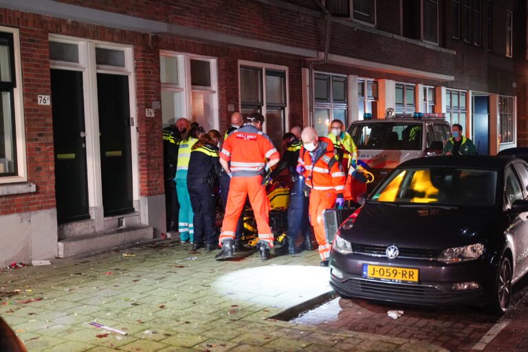 Twee mannen gewond in woning Polderlaan Rotterdam