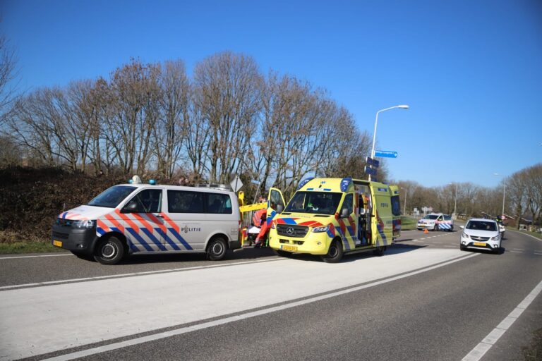 Fietser gewond na aanrijding met auto Lekdijk Oost Schoonhoven