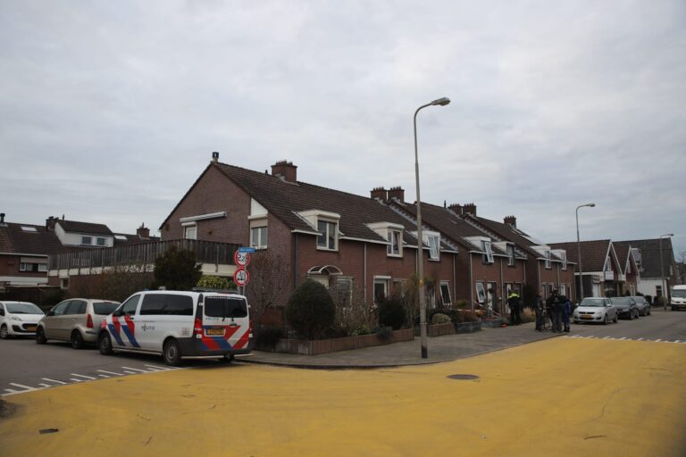 Steekpartij en brand in woning Veerstraat Oude Wetering