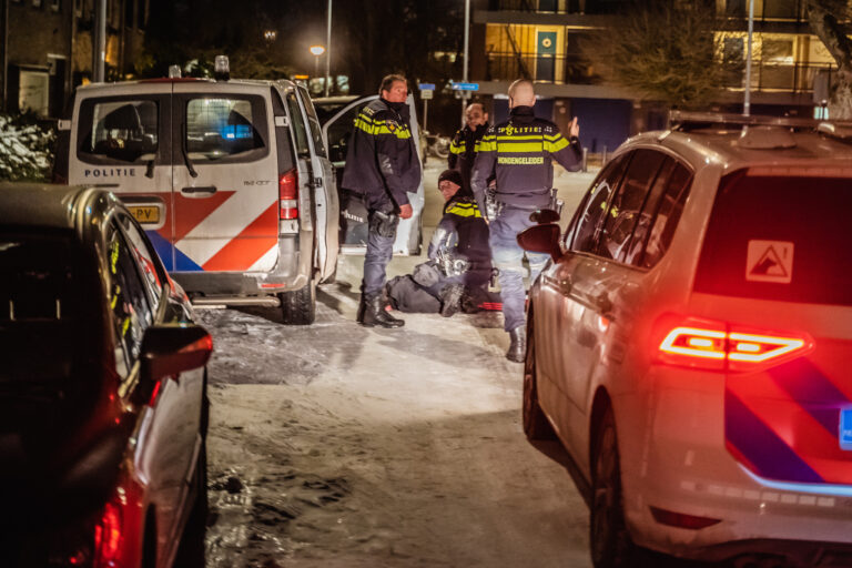 Dronken brokkenpiloot aangehouden voor aanrijding Klaprooslaan Rotterdam