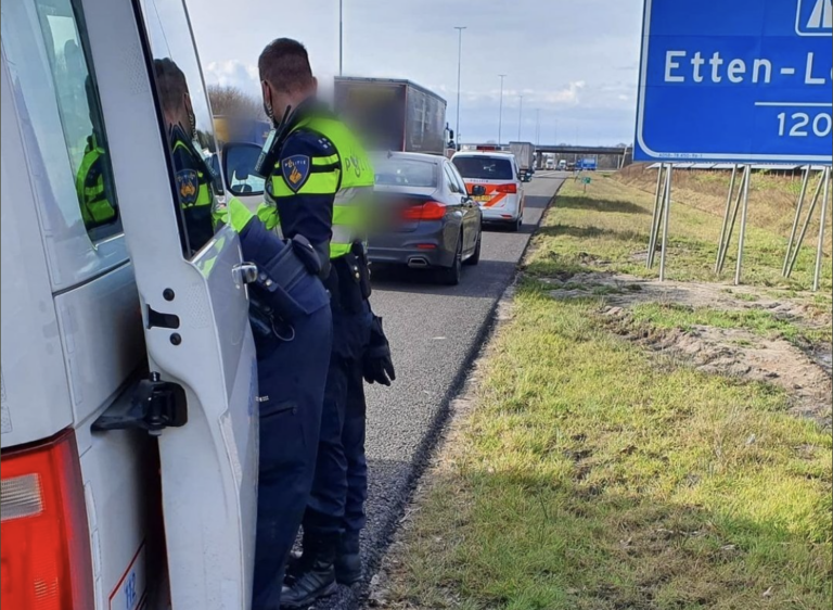 Minderjarige Vlaardinger vlucht met 200 km/u voor politie