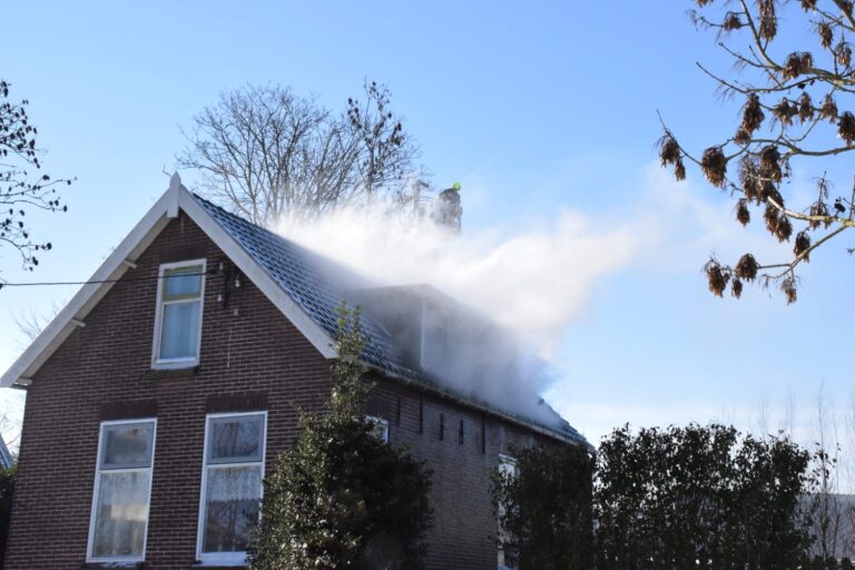 Forse schade na zolderbrand in Berkenwoude