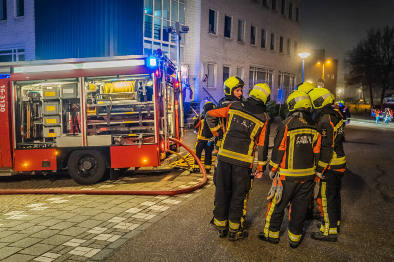 Woningen ontruimd na brand in kelderboxen Heuvellaan Gouda (video)