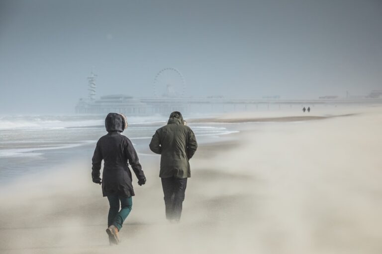 Ruim 200 stormmeldingen in Regio Rotterdam en 25 gewonden door storm Evert