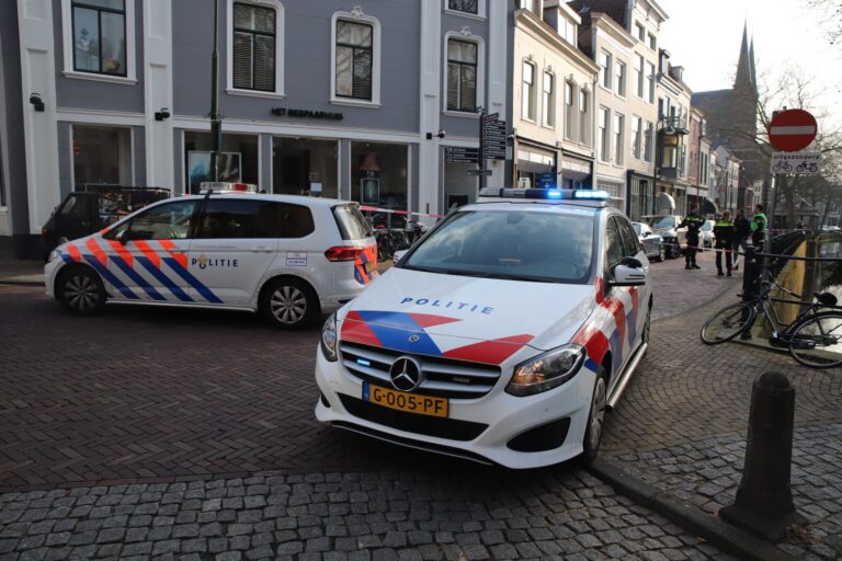 Dader gevlucht na neersteken man in Gouda