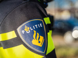 Twee agenten op fiets aangereden door auto Zaagmolenstraat Rotterdam