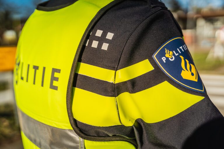 Man (18) zwaargewond na schietpartij Schilperoortstraat Rotterdam
