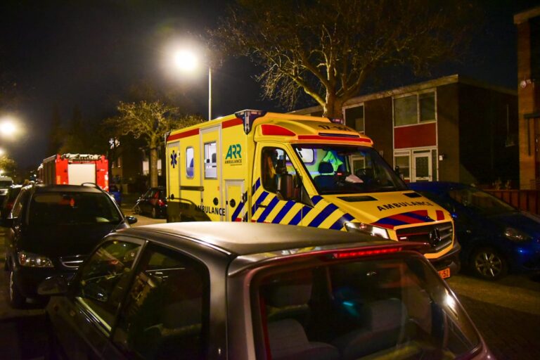 Man gewond na vermoedelijk ontplofte spuitbus Van Zyll de Jongstraat Pernis