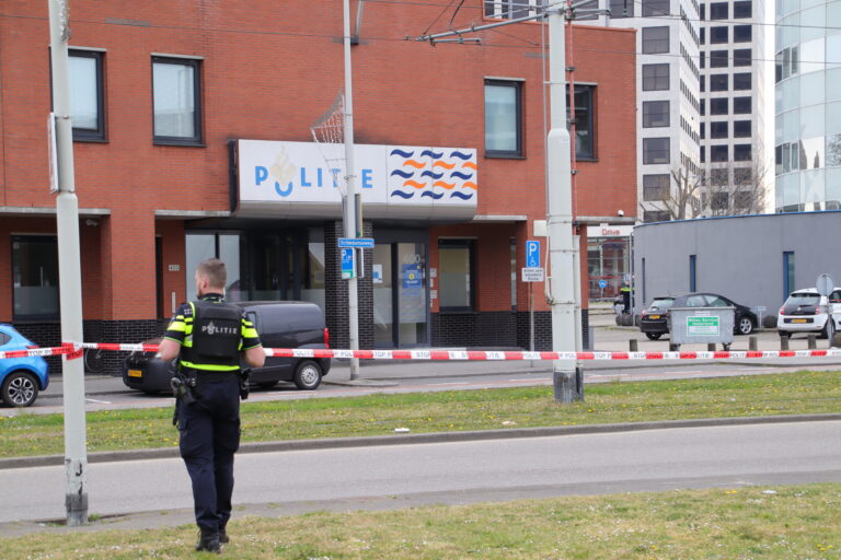 Politiebureau Marconiplein tijdelijk ontruimd geweest vanwege verdacht pakketje Schiedamseweg Rotterdam