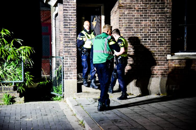 Brand in portiek roept vragen op Waalhaven Noordzijde Rotterdam