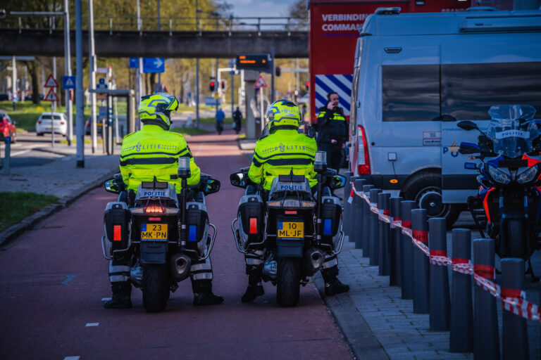 143 bekeuringen bij grootschalige politieactie Rotterdam Ommoord op slot