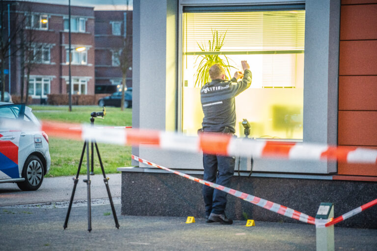 Politie onderzoekt mogelijke schietpartij Andries Copierhof Rotterdam (video)