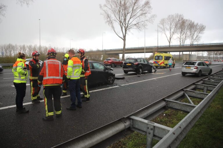 Meerdere voertuigen betrokken bij aanrijding A12 Reeuwijk