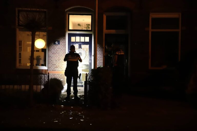 Voordeur Haasdrechtse woning beschadigd na ontploffing