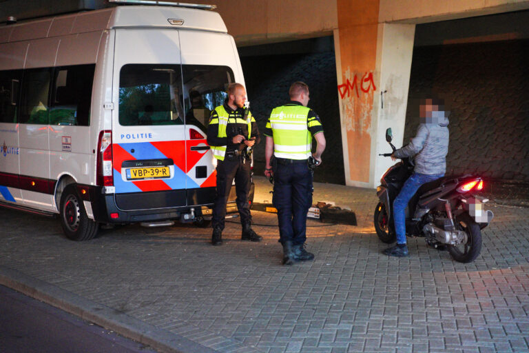 83 bekeuringen bij verkeerscontrole in Rotterdam Oost