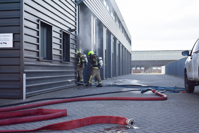Grote brand in bedrijfspand Raasheerenhoek Zuidland