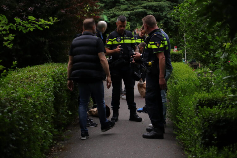 Zwaargewonde na steekpartij op volkstuinvereniging De Zandweg Kromme Zandweg Rotterdam