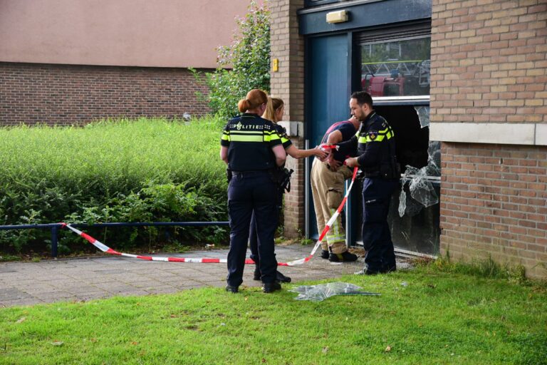 Bankstel in brand in kelderboxen Schakerlo Rotterdam