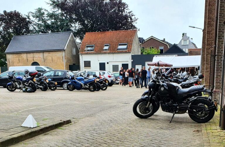 Vrienden en oud-leerlingen van Arno samengekomen op herdenkingsdag