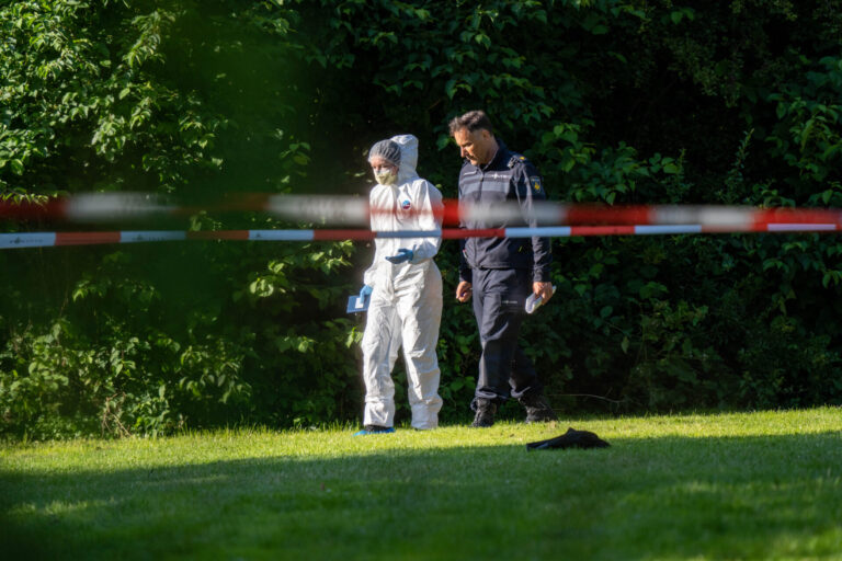 Buurt geschokt na doodsteken 15-jarige jongen in Rotterdam-Beverwaard