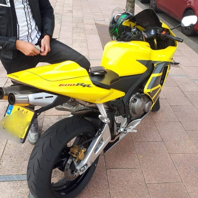 Motorrijder krijgt dikke bekeuring voor geluidsoverlast in Rotterdam-Nesselande