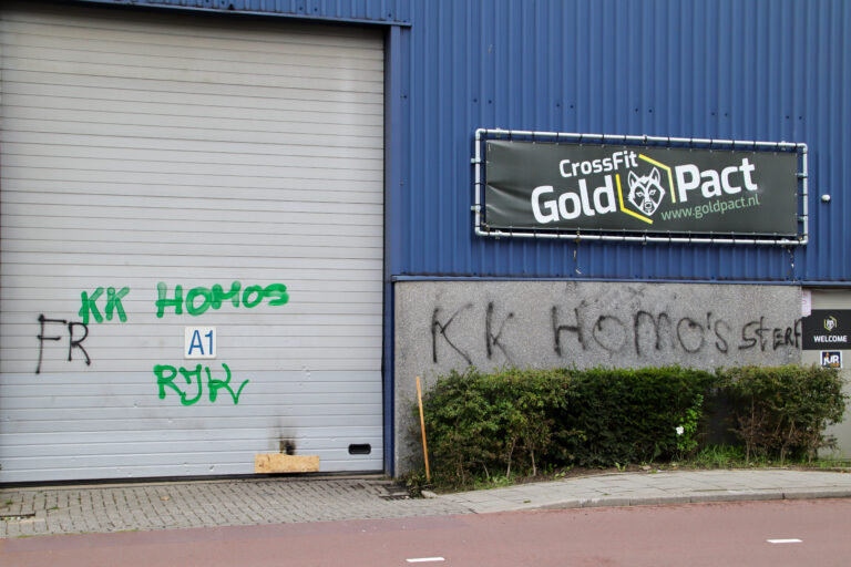 Brandstichting en homofobe leuzen bij sportschool van oprichter ‘Roze Kameraden’