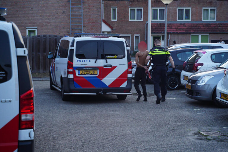 Man in gezicht gestoken in Capelle aan den IJssel