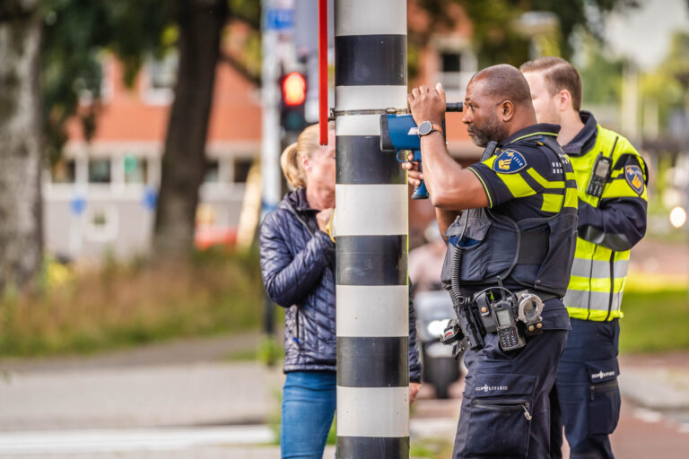 Automobilist rijdt met 246 km/u over A15 Rotterdam