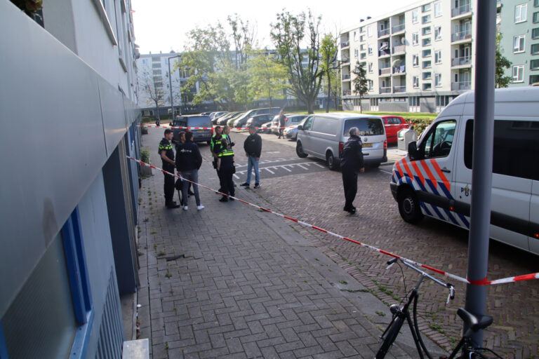Politie vindt overleden man na melding van mishandeling aan in Rotterdam