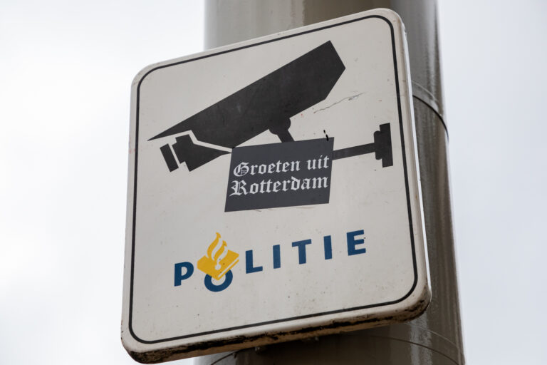 Autokraker gepakt door cameratoezicht in Rotterdam Delfshaven